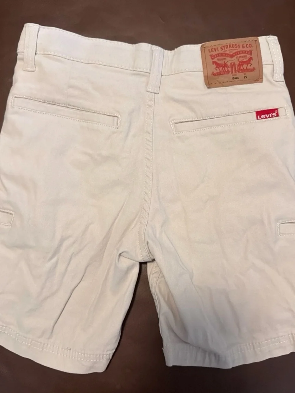 Levi's Men's Cream Flat Front Chino Shorts